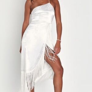 Nwot lulus satin Elegant White Floral Fringe Curtain dress